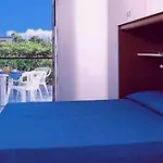 Relax By The Pool-beahost Appartement