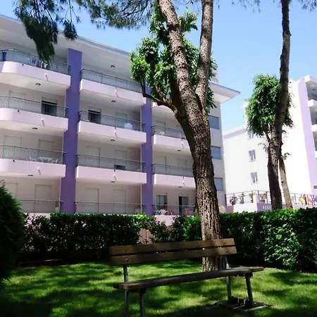 Relax By The Pool-beahost Апартаменты *