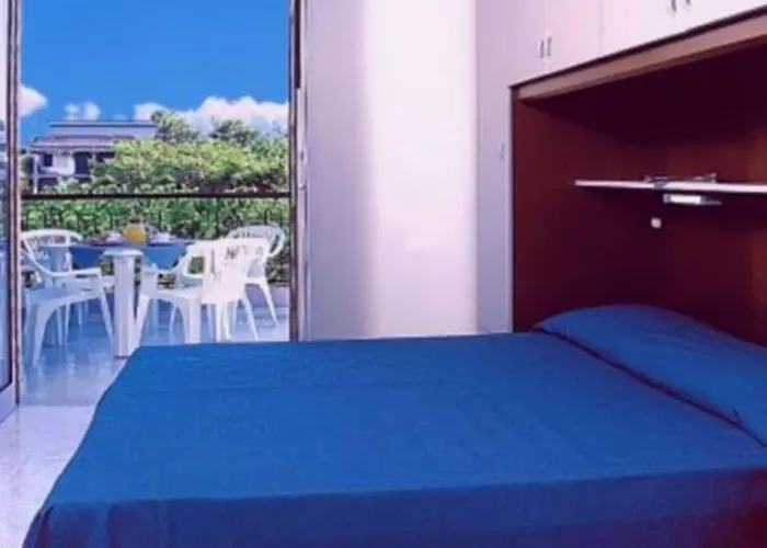 Relax By The Pool-beahost Apartment